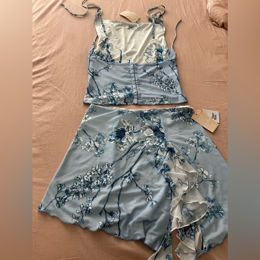 Tiger mist floral blue set